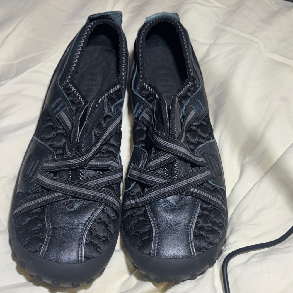 Women's Black Athletic Shoes